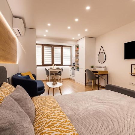 Luxury Studio Living High-End Amenities And Great Location By Flat Mаnager 소피아 외부 사진