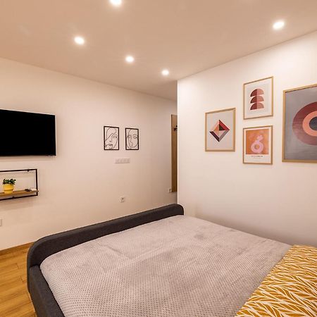 Luxury Studio Living High-End Amenities And Great Location By Flat Mаnager 소피아 외부 사진