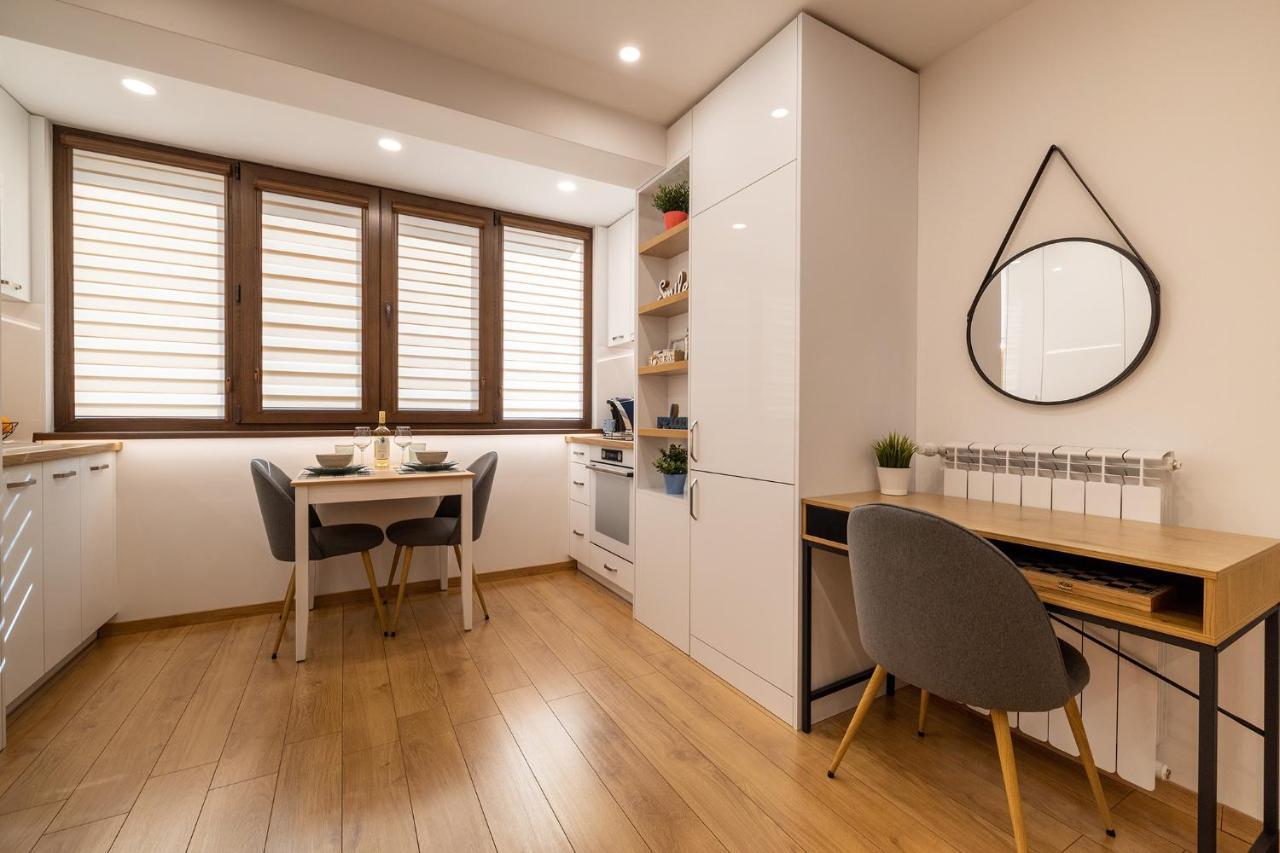 Luxury Studio Living High-End Amenities And Great Location By Flat Mаnager 소피아 외부 사진