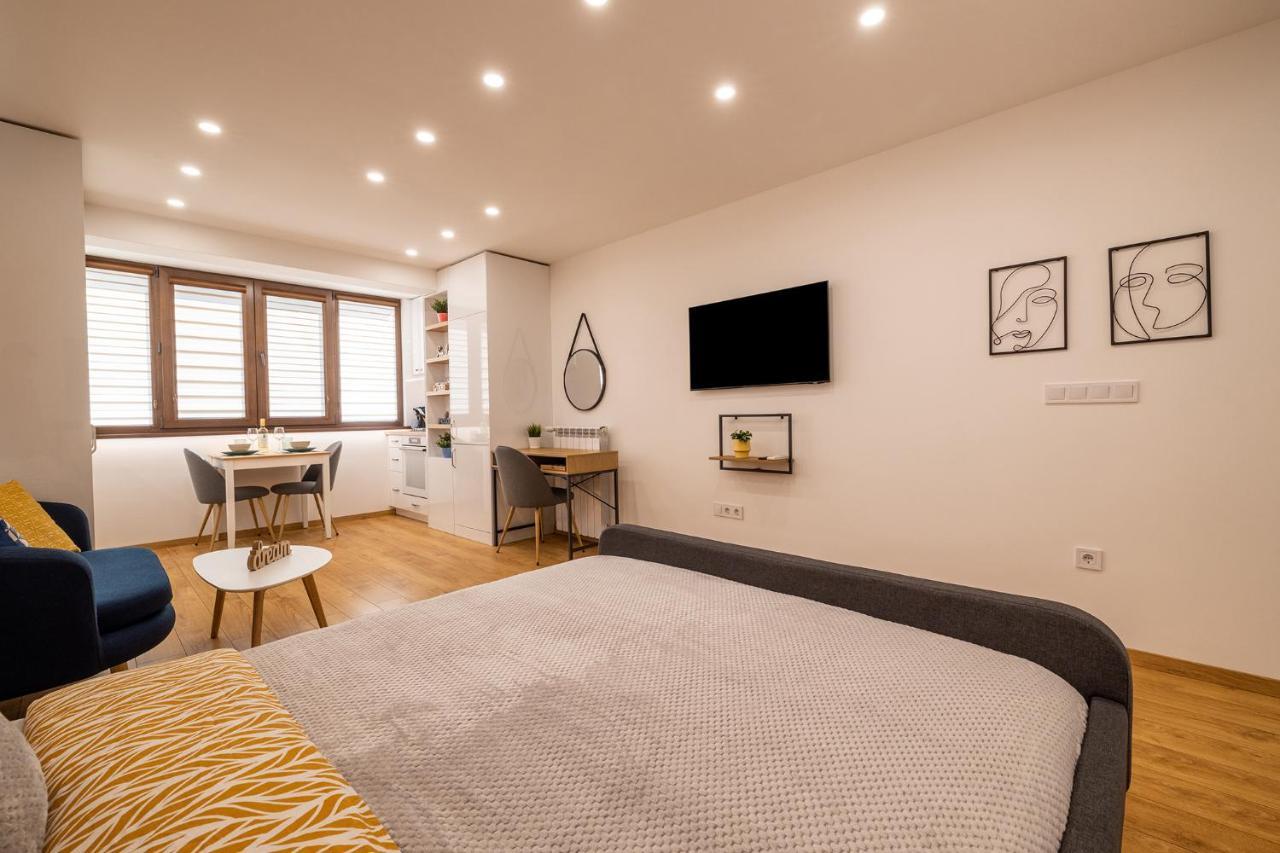 Luxury Studio Living High-End Amenities And Great Location By Flat Mаnager 소피아 외부 사진